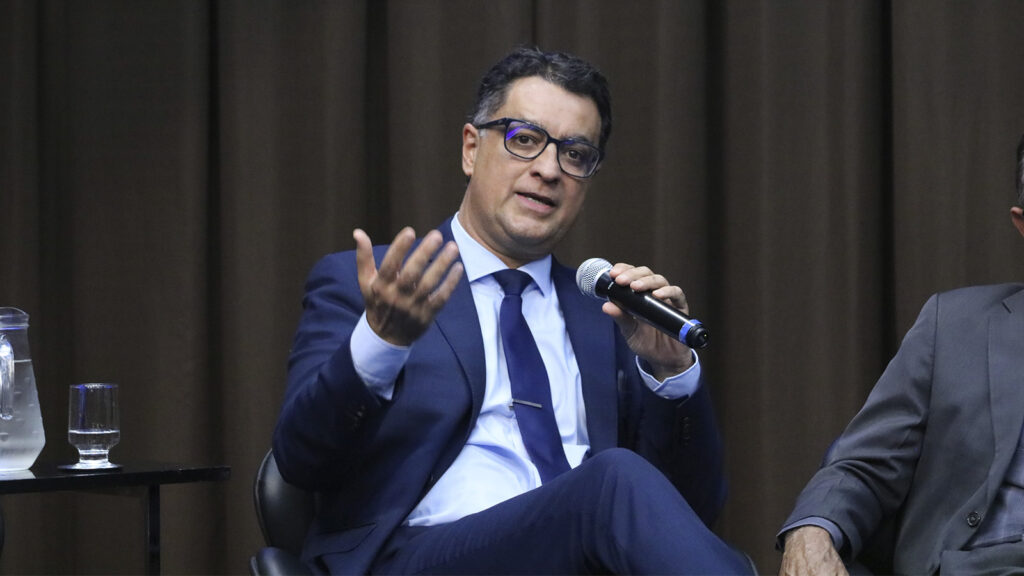 Professor e Doutor convidado, durante o evento