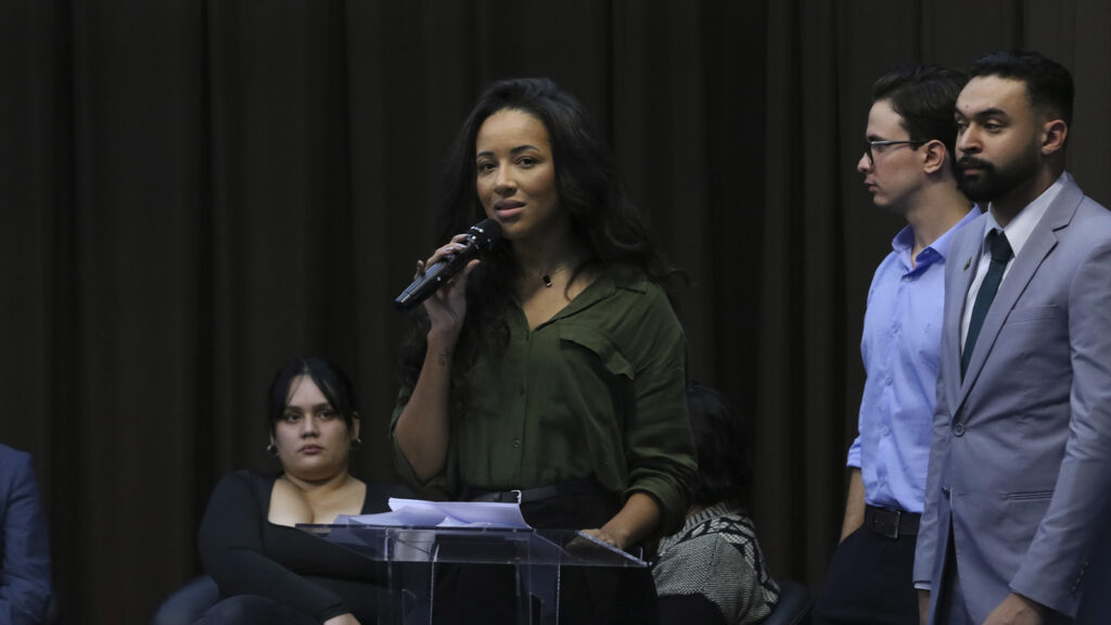 Alunos durante apresentação de projetos