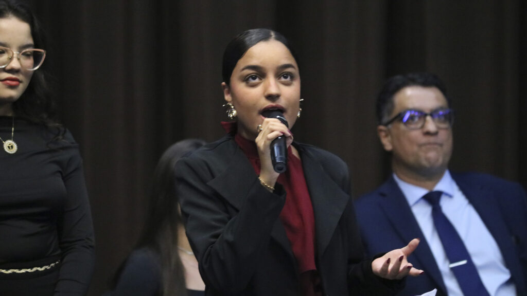 Alunos durante apresentação de projetos
